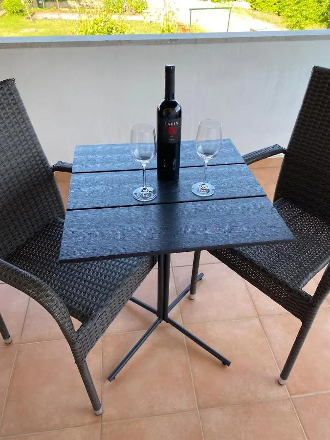 Apartmani Marinac Porec 0*,